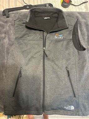 The North Face Men's Dark Gray Zip-Front Softshell Vest with Hoag Logo